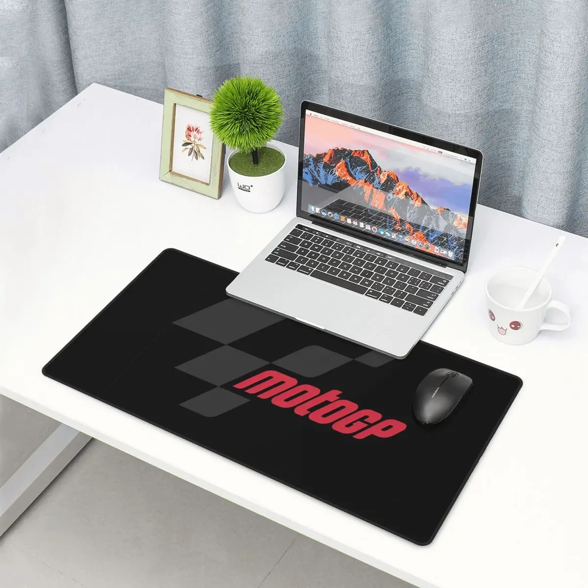 Laptop Accessories Essential - Большой коврик для мыши с логотипом